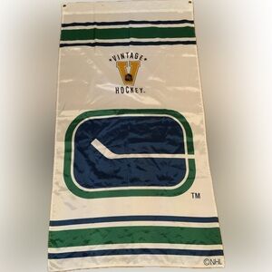 NHL Vintage Hockey Wall Banner - Vancouver Canucks